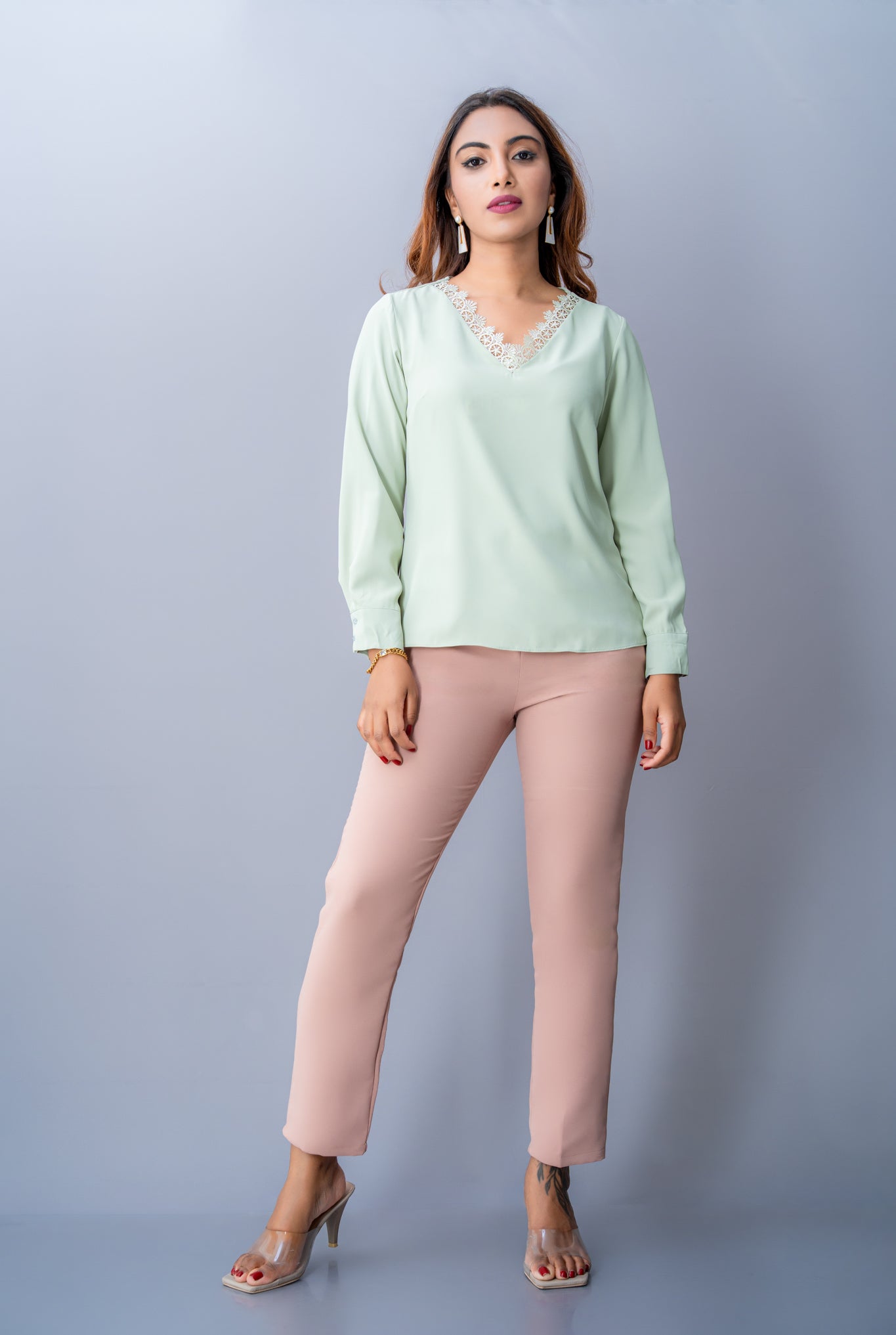T198 | Arrow Top