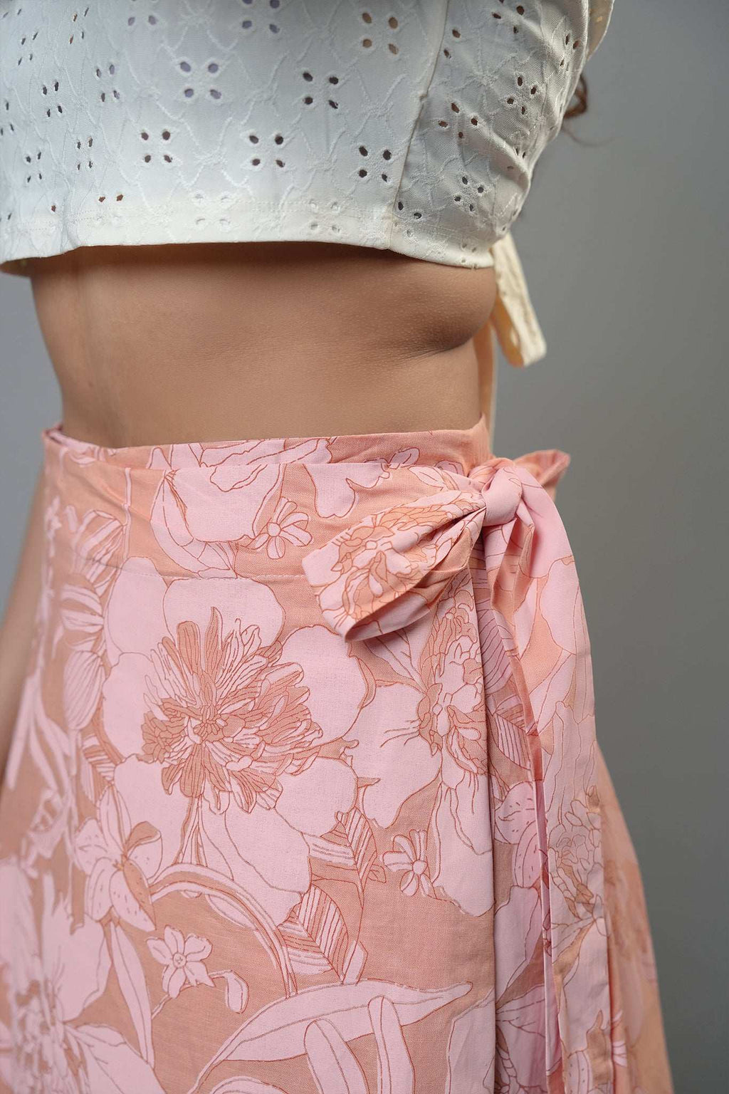 SK152 l Tie Rap Skirt