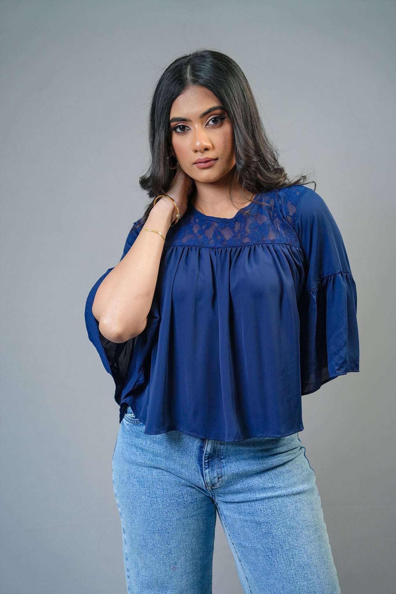 T135 l Flora Lace Top