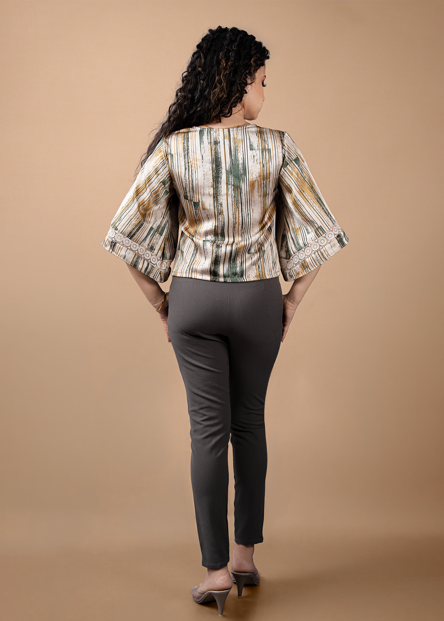 T287 |  Brows Top