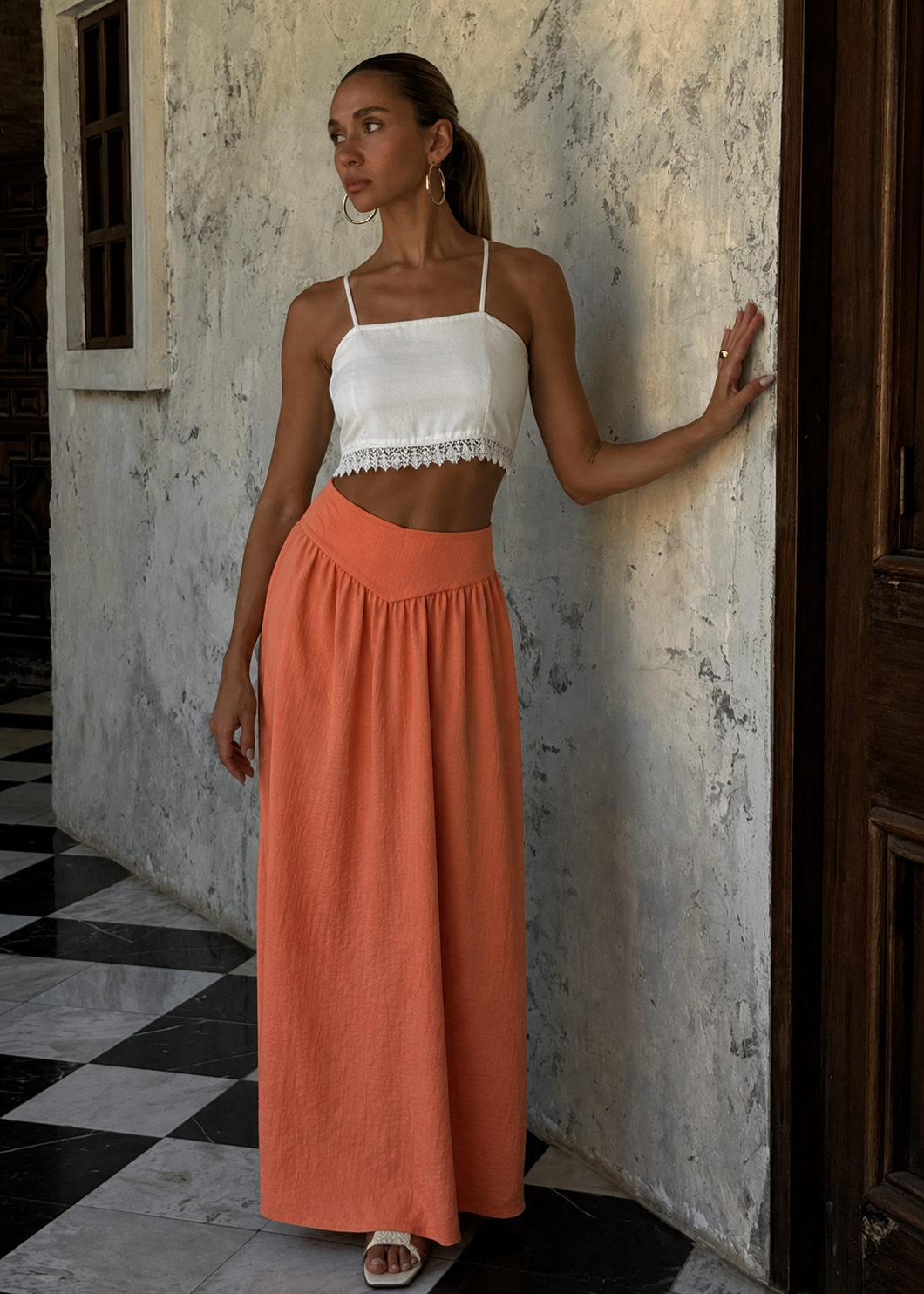 T044 | Lace Detailed Crop