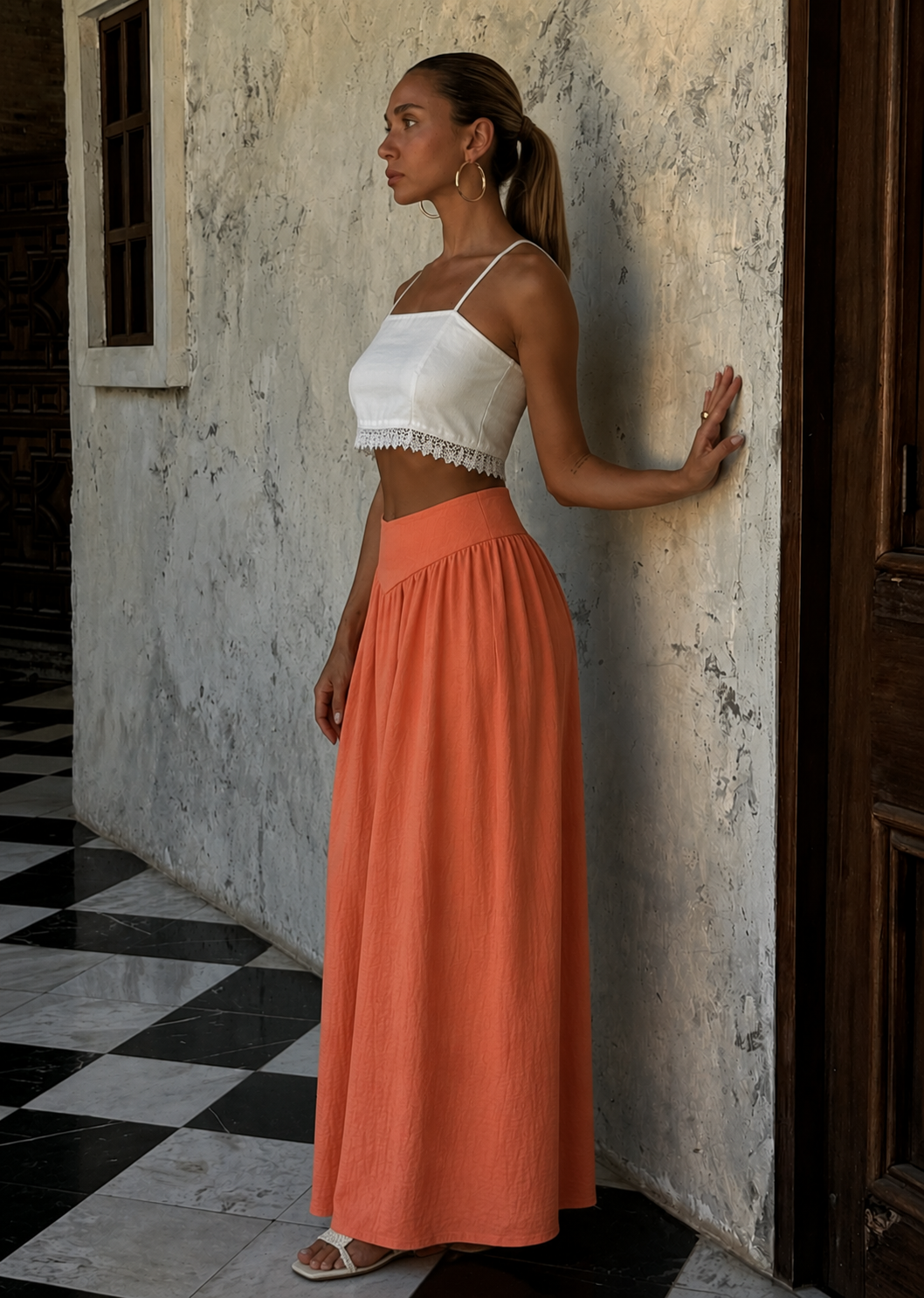 T044 | Lace Detailed Crop
