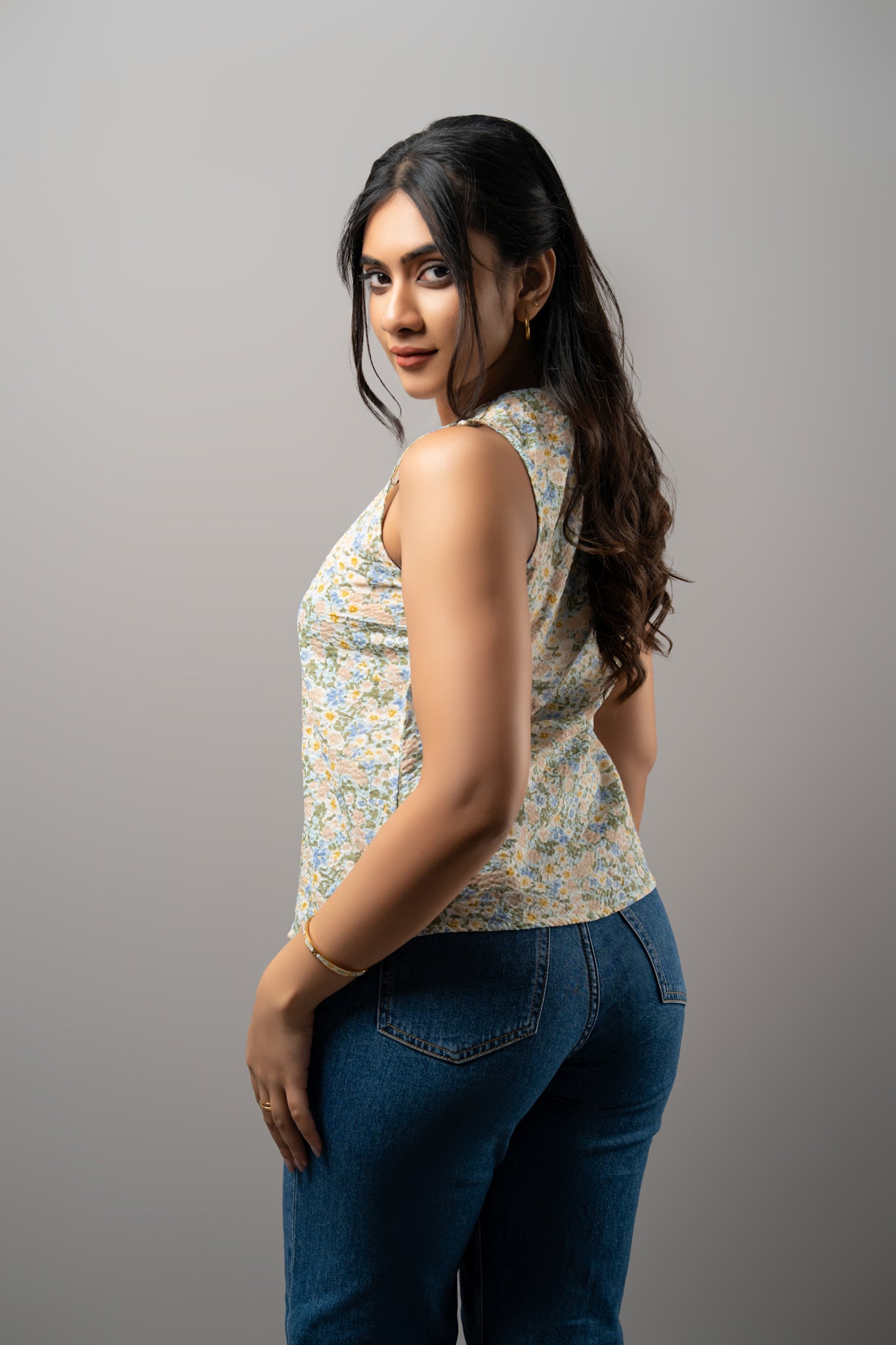 T182 | Floral Bib Top