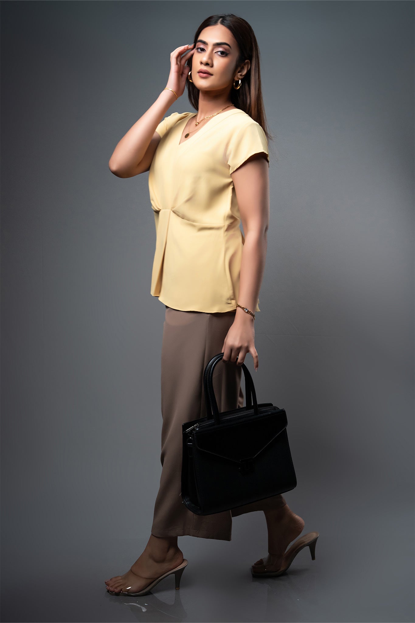 T110 | V Neck Cap Sleeve Top