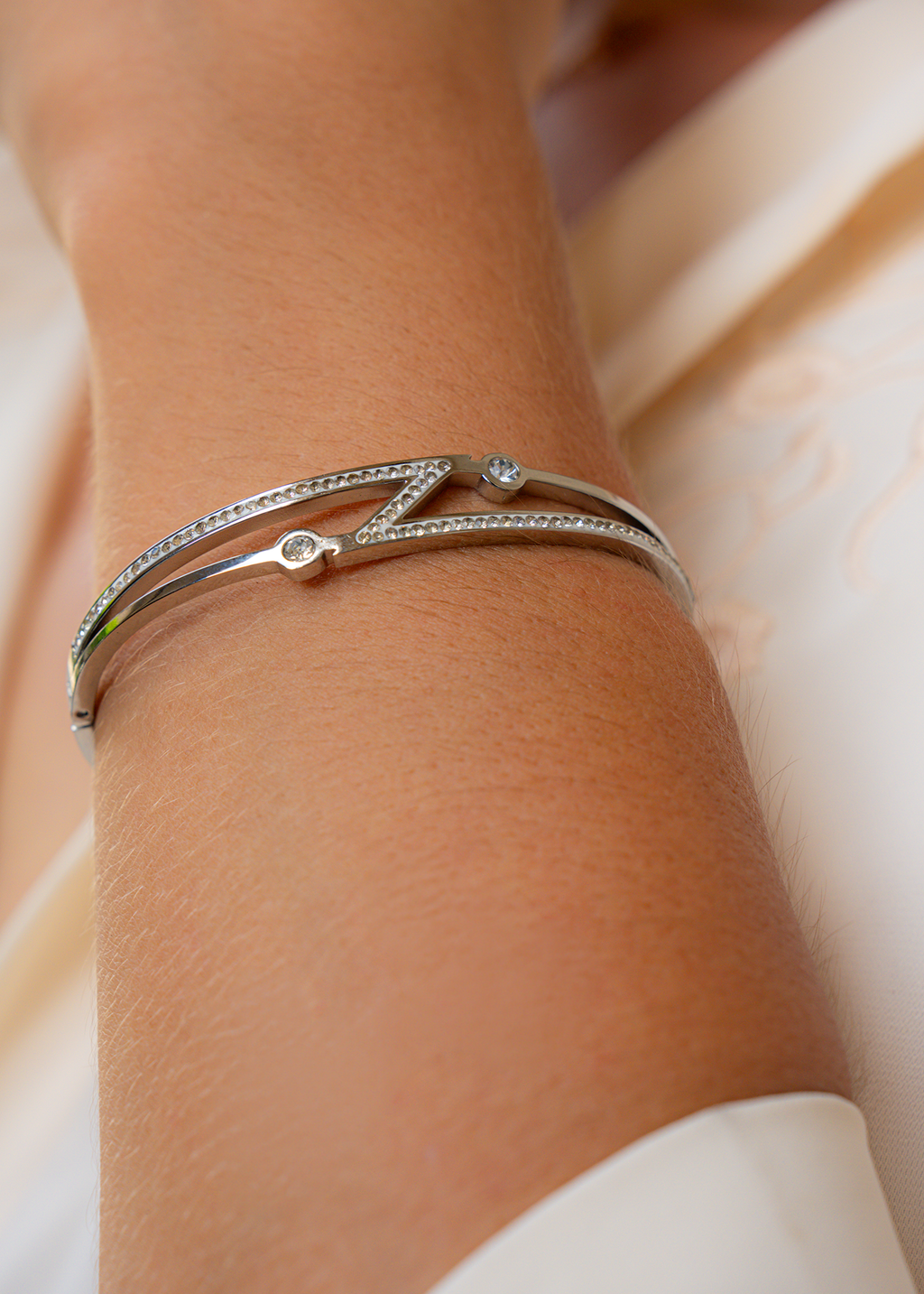 BC0017 | Sparkling Silver Lock Bangle
