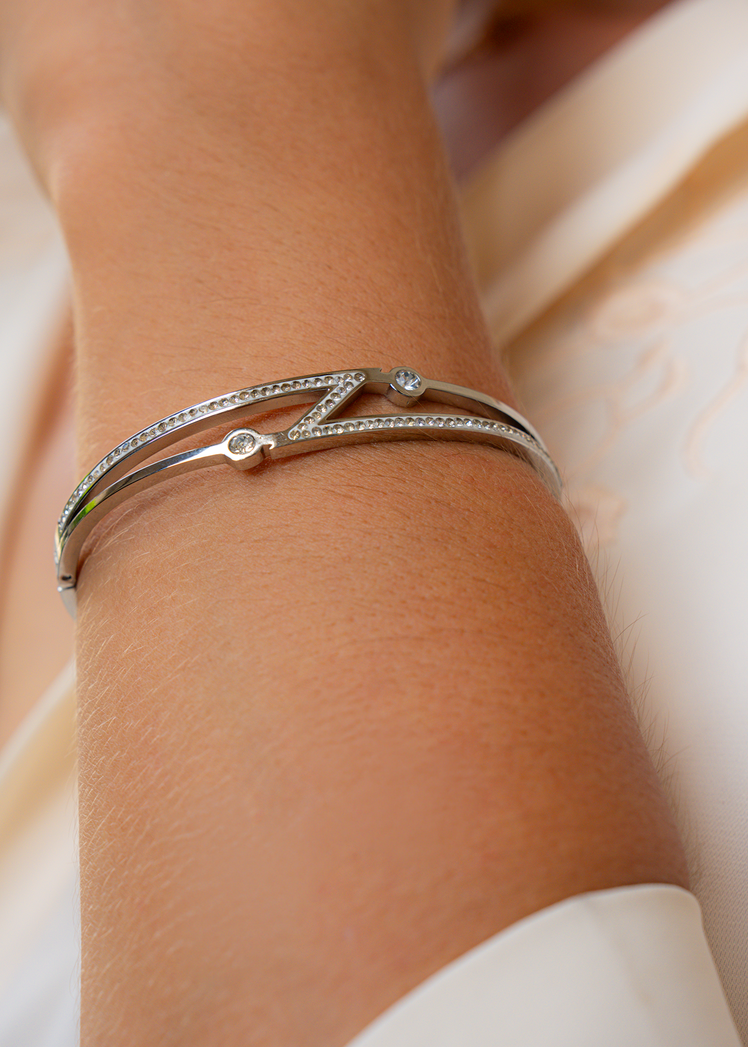 BC0017 | Sparkling Silver Lock Bangle