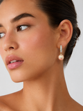 ER0043 | Hoop Pearl Earrings