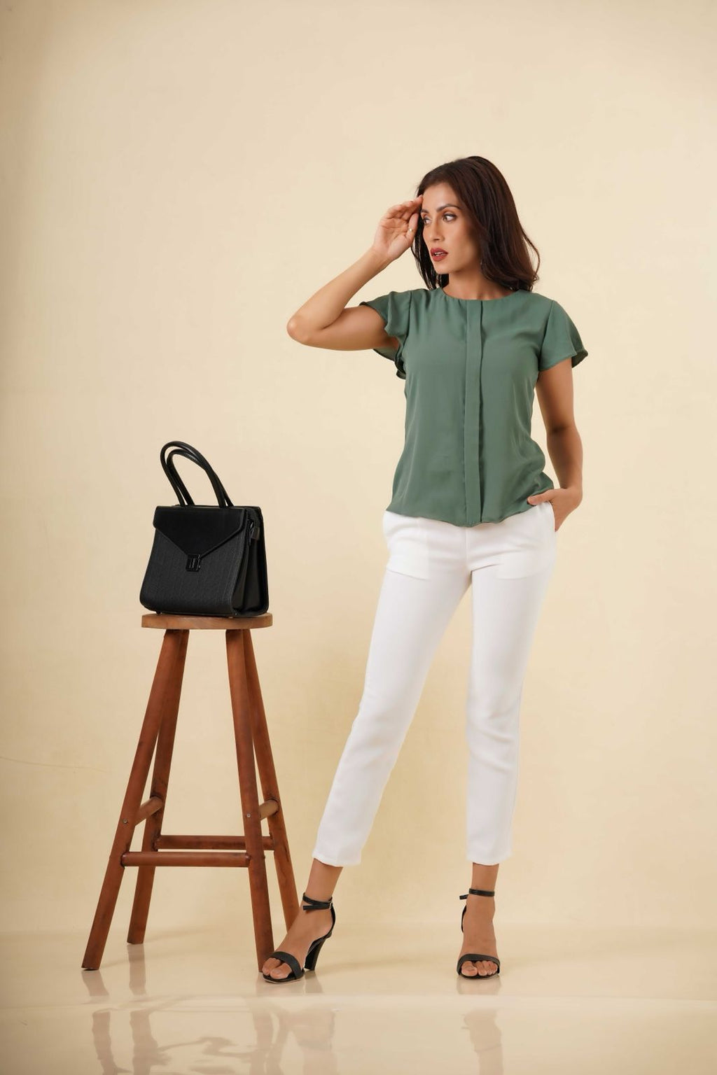 T041 | Eve Pleated Top